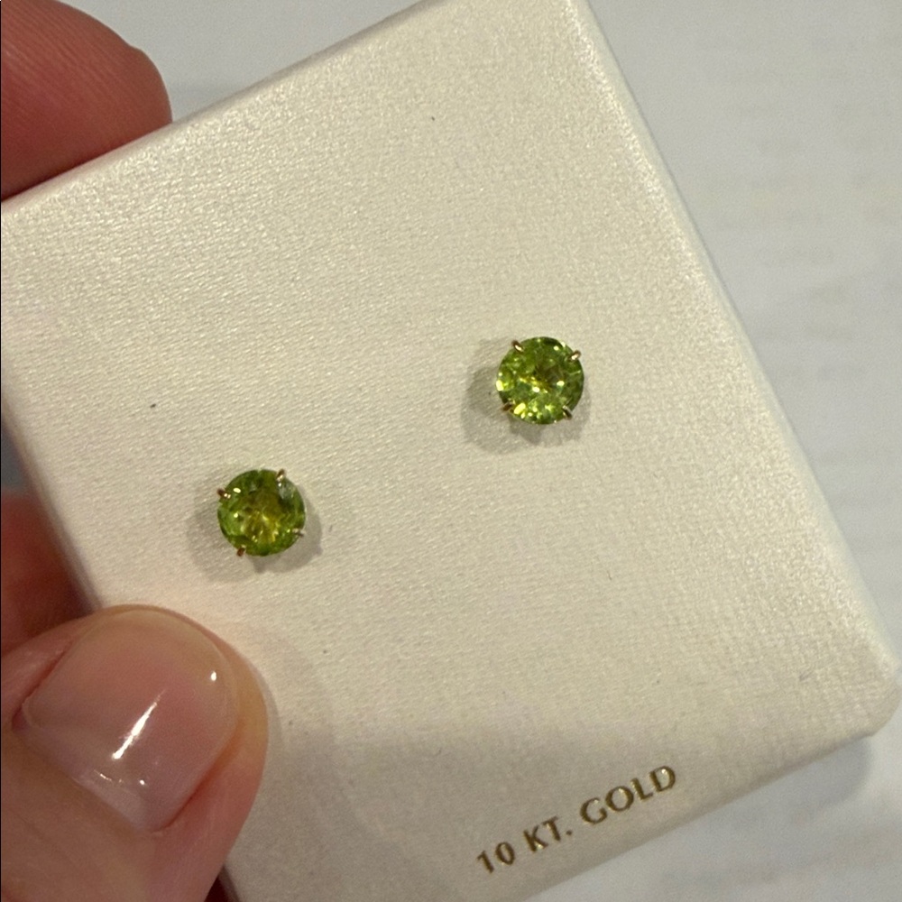 10K Gold and Peridot 6mm Stud Earrings - Picture 3 of 4